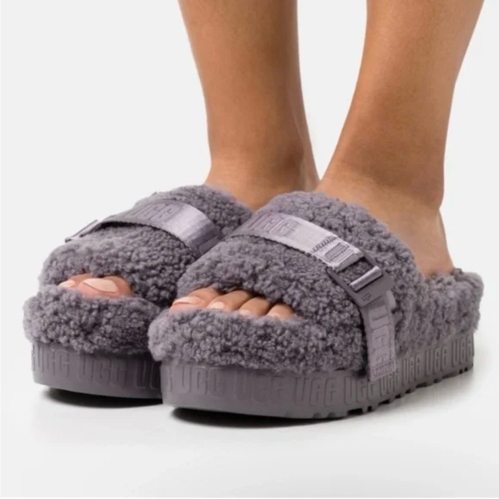 UGG JUNE GLOOM FLUFFITA SHEEPSKIN FLUFF SLIDE PLATFORM SANDALS, US 10 NEW